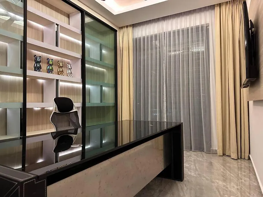 Villa Near Ksl Bungalow Near Midvalley Bbq Karaoke Wifi 300Mbps Johor Bahru Ma­lay­sia