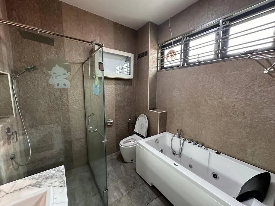 Near Ksl Bungalow Near Midvalley Bbq Karaoke Wifi 300Mbps Johor Bahru 0*,  Ma­lay­sia